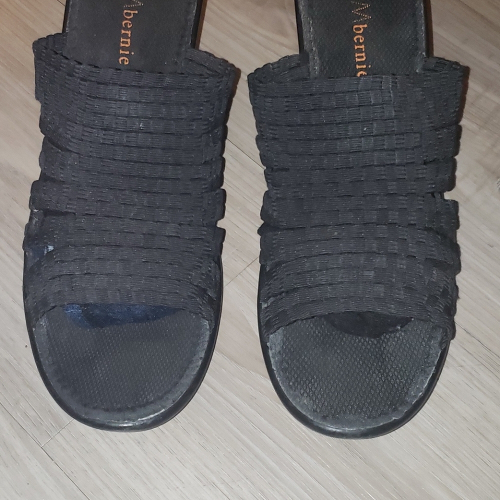 Bernie Mev Black Kent Wedge Sandals - Picture 2 of 4